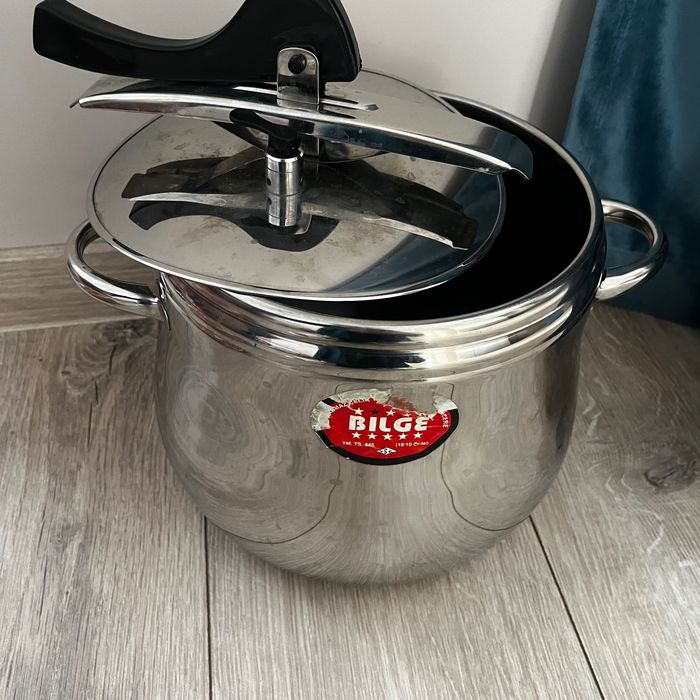 9 литра нова тенджера под налягане