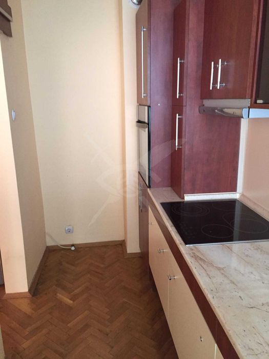 Тристаен апартамент под наем в Центъра 1932071