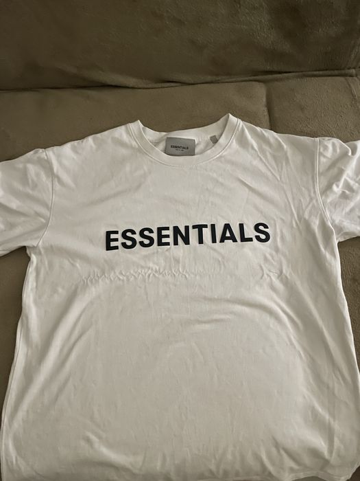 Футболка Essentails