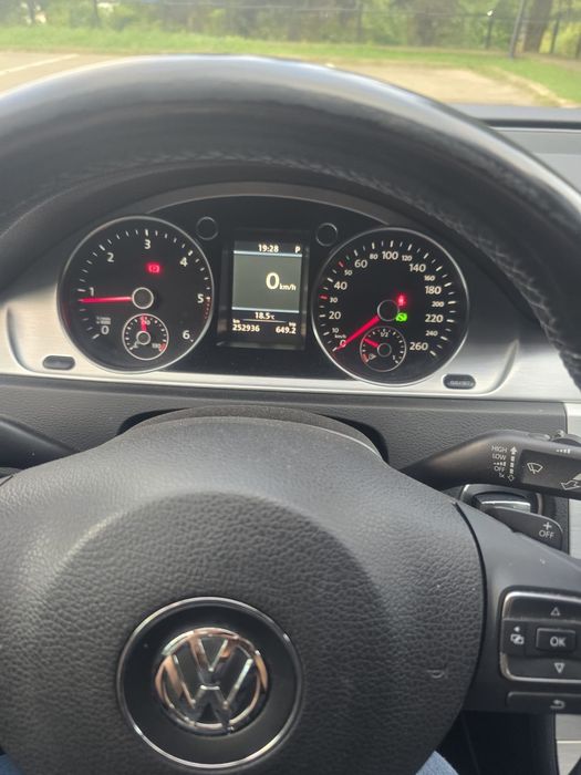 VOLKSWAGEN Passat 2012 — imagine 4