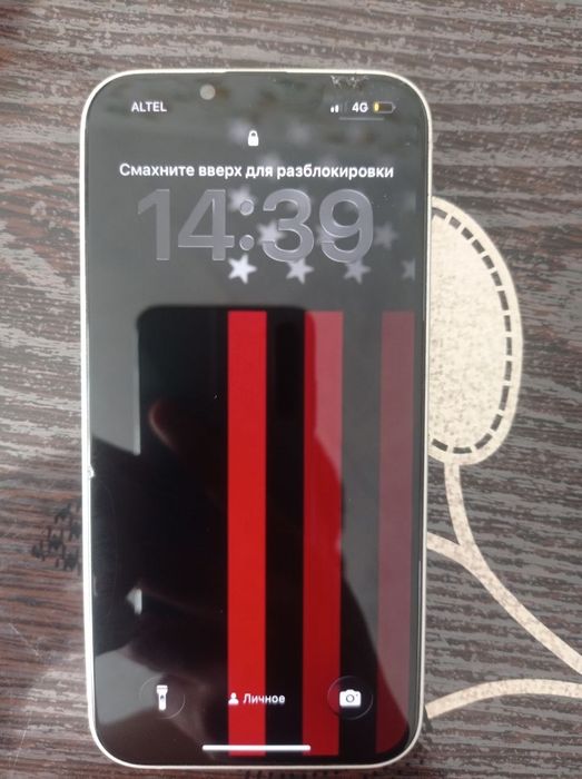 Продам айфон 14 белый