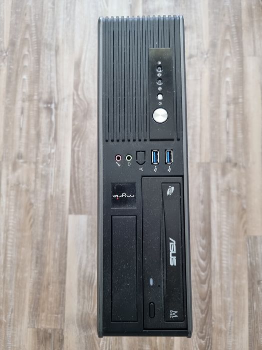 Vând unitate PC nefolosit