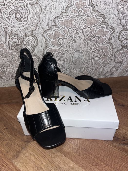 Босоножки хорошего качества