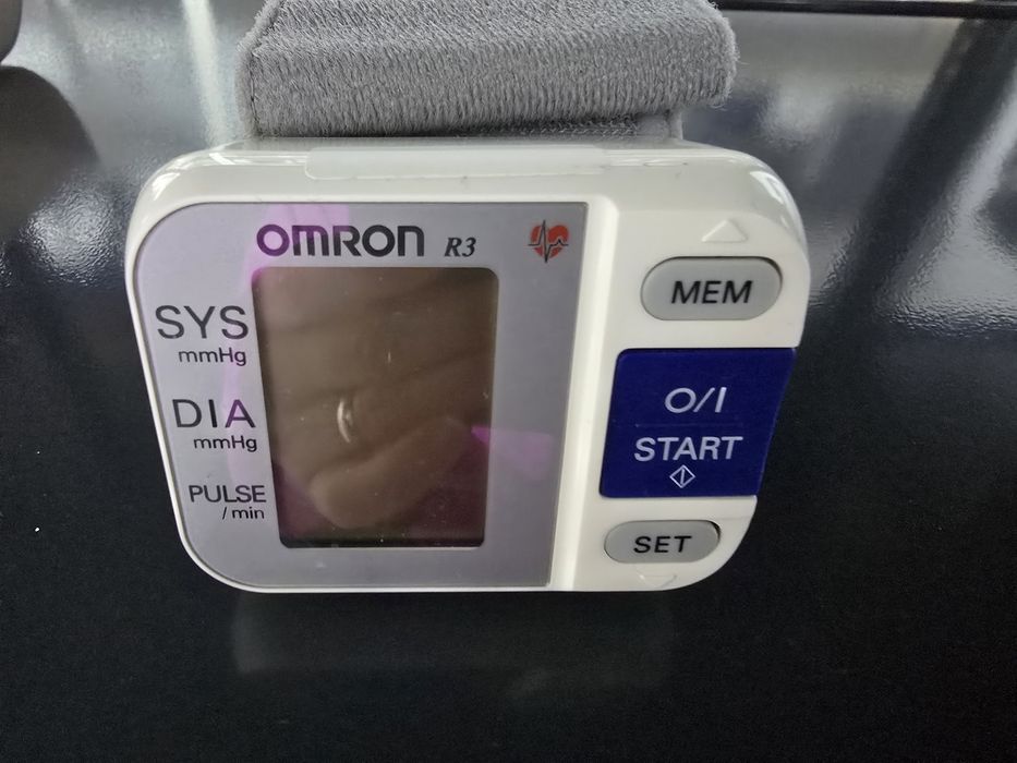 Апарат за измерване на кръвно налягане Omron R3