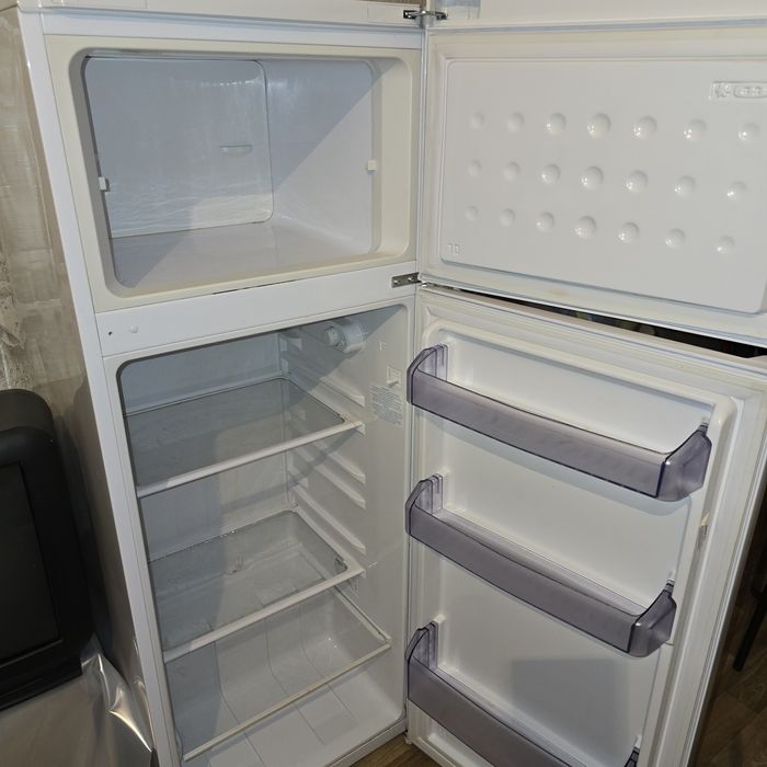 Продам срочно холодильник