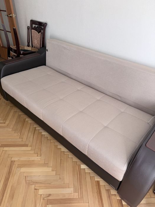 Продается диван в хорошем состоянии