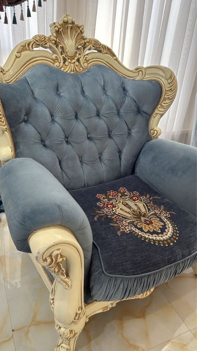 Диван два кресло