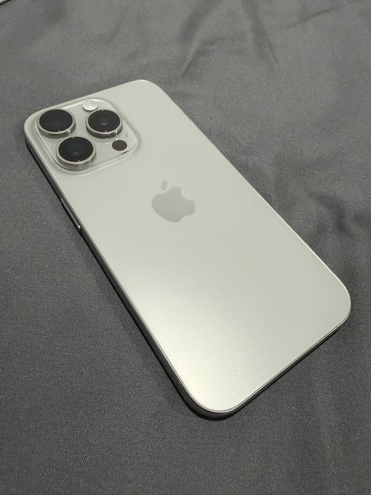 iPhone 15 pro 128 gb