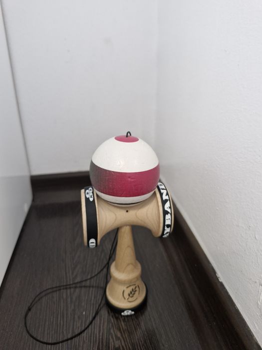 Kendama cereal  rosu negru (negoceabil)