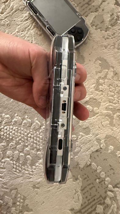 Продам 2 игровые приставки