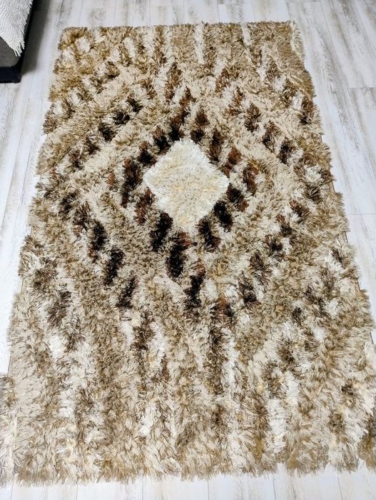 Covor cu fir lung matase