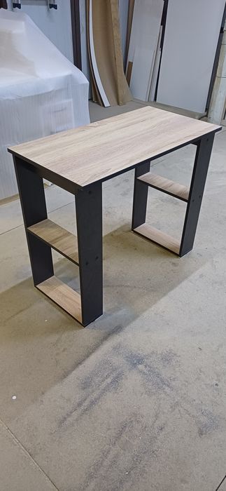 Маникюрные столы в наличии