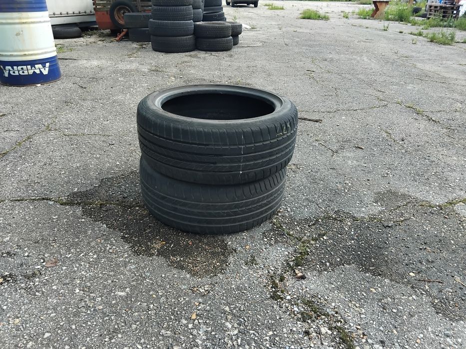 Гуми 225 45 18 Гудиър Goodyear 2 броя - нов внос. Не са нови!
Гумите са нов внос и са запазени, без забележки по структурата. Подходящи за дъл