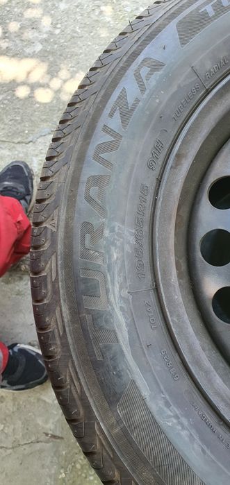 Гуми 4бр 195/65/15 - 1бр  75лв