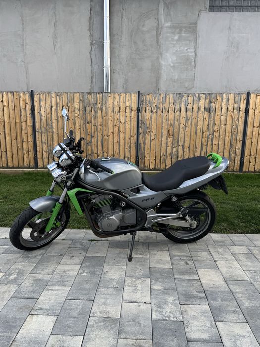 Motocicleta Kawasaki Er 5N