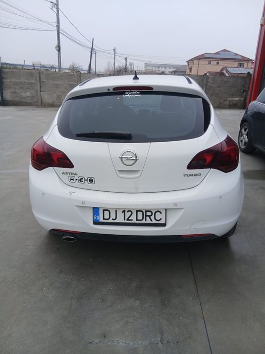 Opel Astra J cutie automată