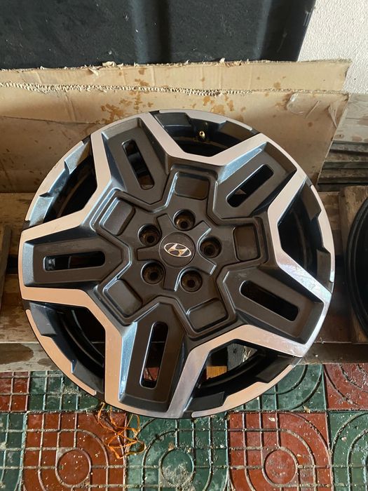 Продам диски на санта фе 2023 размер 19