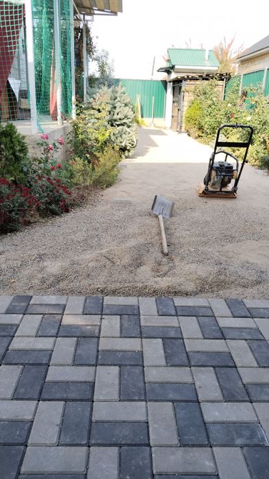 Укладка тротуарной плитки