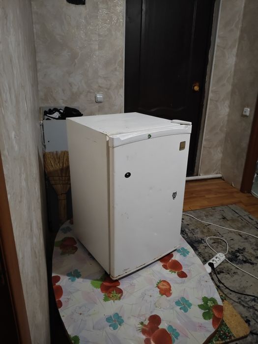 Продам срочно мини холодильник