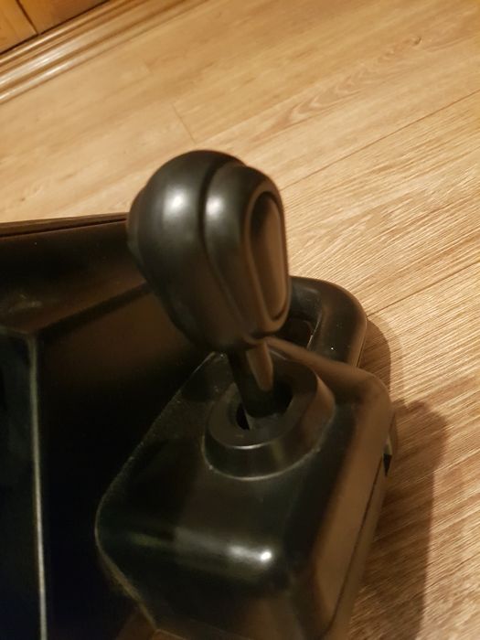 Volan de gameing pentru PC sau PS3