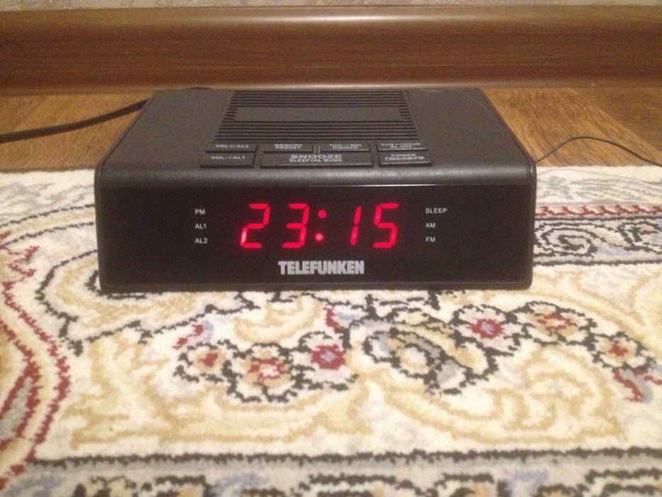 Радио часы Telefunken