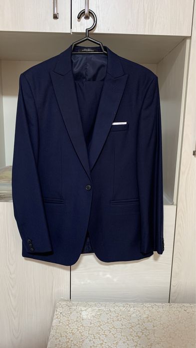 Kostyum shim bir marta kiyilgan