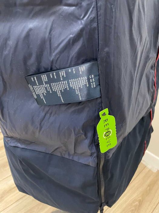 Куртка TOMMY Hilfiger новая