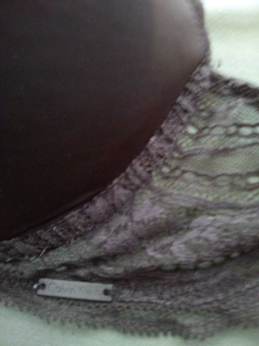 Сутиен Cаlvin  Klein,размер европейски 80В, дантела, цвят  кестен