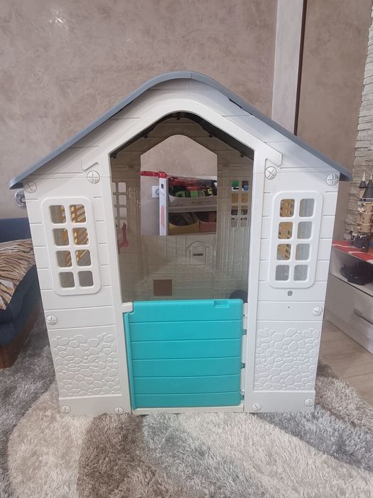 Продавам детска къща/ къщичка