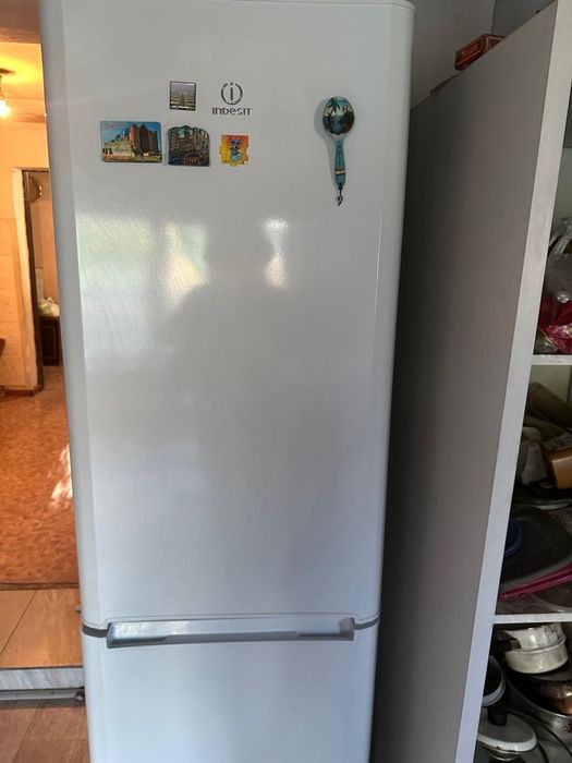 Холодильник INDESIT