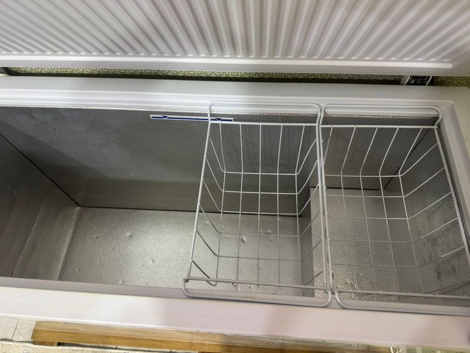 Морозильник Бирюса 260 л белый