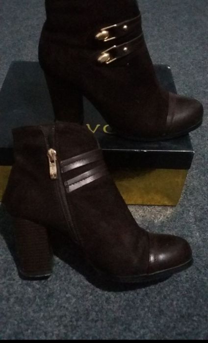 Обувь [натураль. кожа фирма Сузанна. Пол сапошка.  Туфли. ]