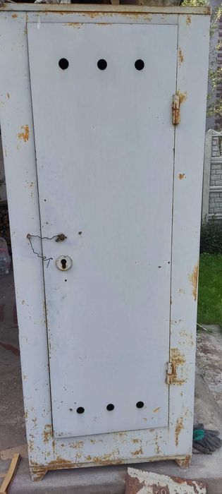 Металлические шкафы