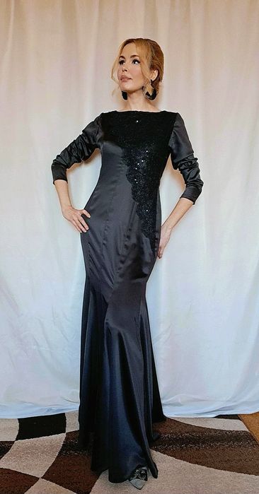 Шикарное платье 50 размера, 2 штуки