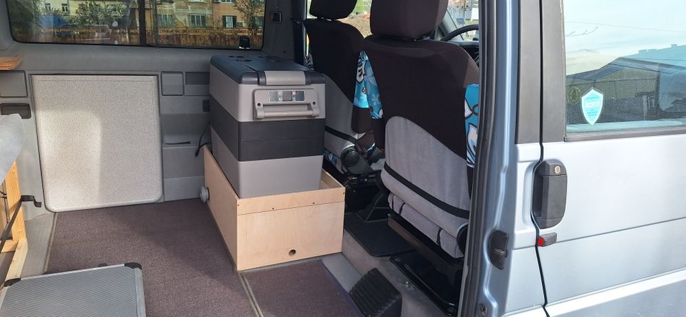 VW T4 Multivam 2.5 бензин 110к.с.