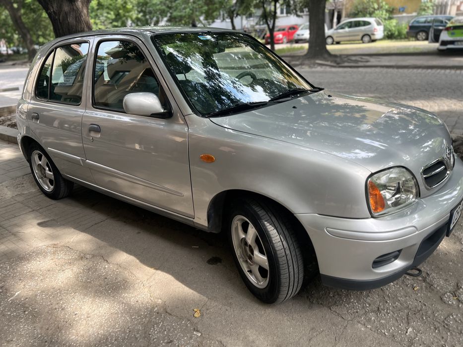 Пастиране на автомобили, полиране на фарове, пране на интериор