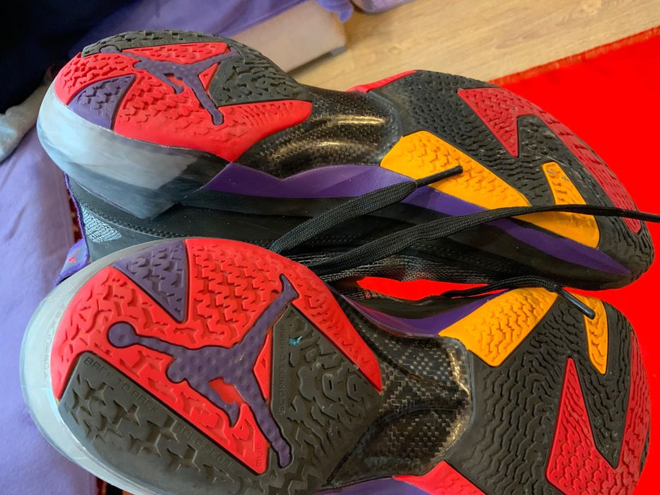 Air Jordan-оригинални маратонки 43 номер