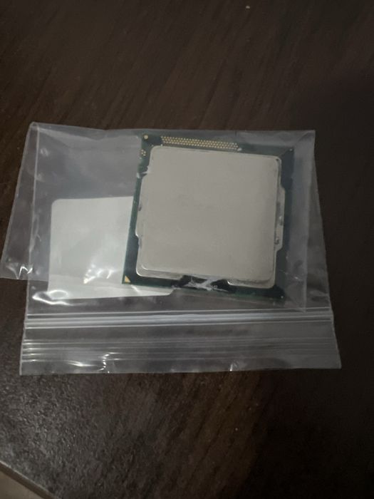 Se vinde :8 gb ram patriot viper ddr3 1600MhZ si procesor I3 2120