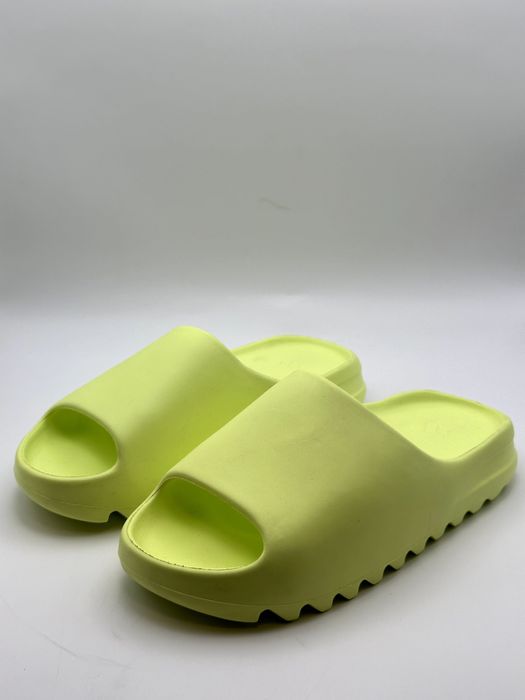 Papuci Adidas Yeezy Slides