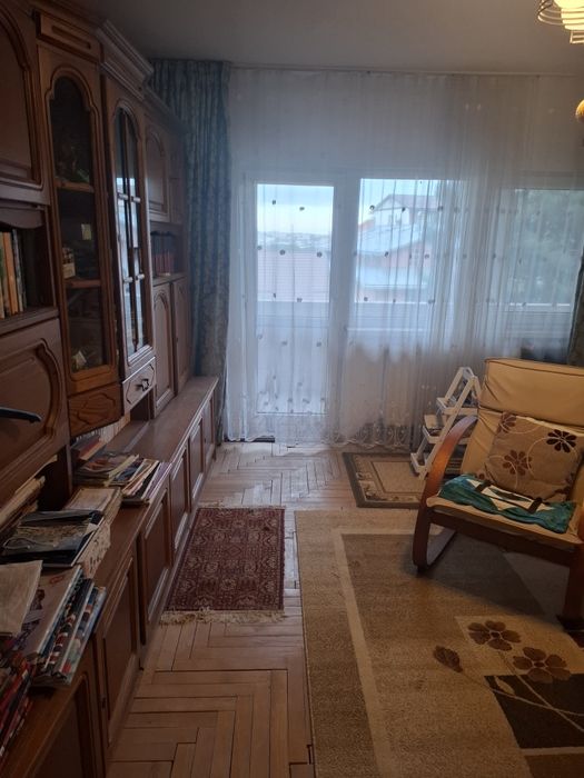 Vand apartament Obcini, 3 camere decomandat, et.2