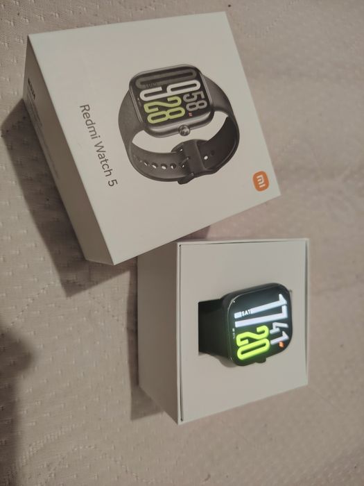 Продавам смарт гривна  Redmi watch 5