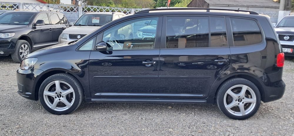 Volkswagen Touran 1.6 TDI 105 cp EURO 5 an 2012 7 LOCURI