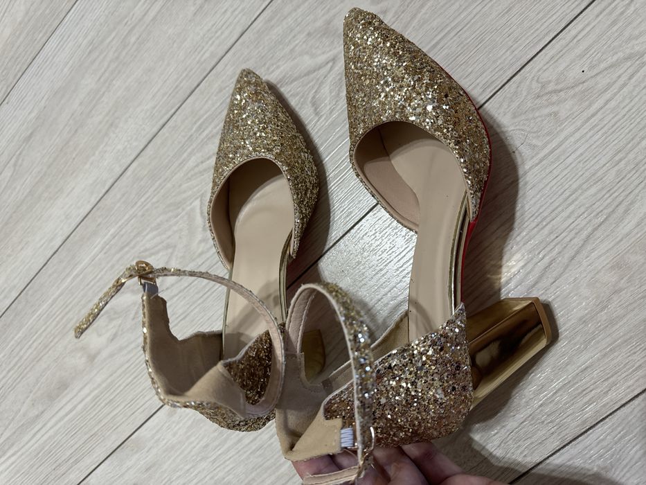 Туфли золотистый