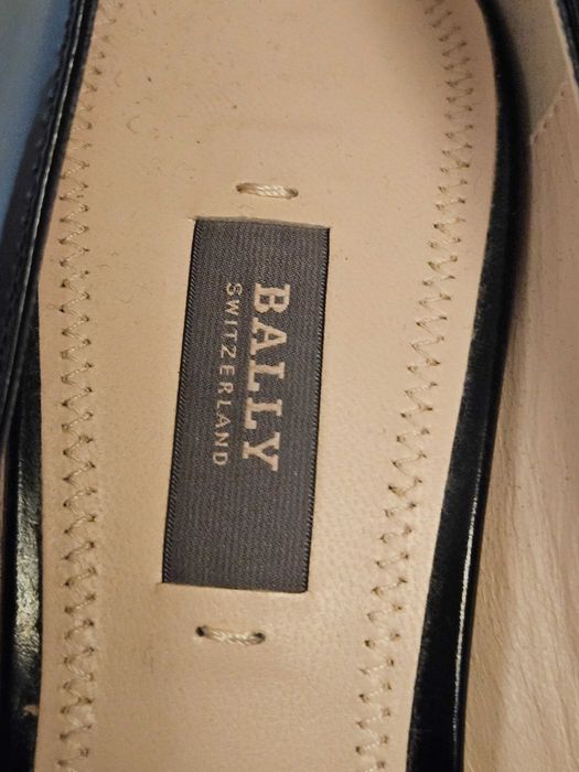 Bally обувки от естествен лак нови номер 37