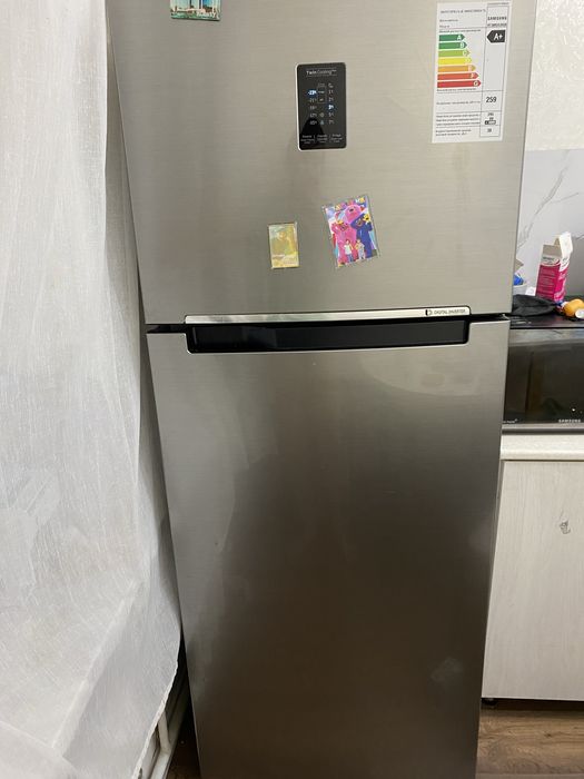 Срочно продам Холодильник самсунг