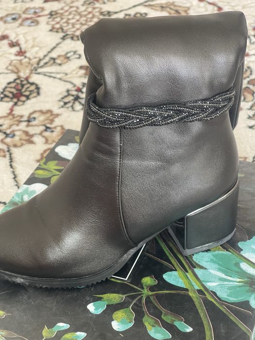 Etik sotiladi 1marta kiyilgan