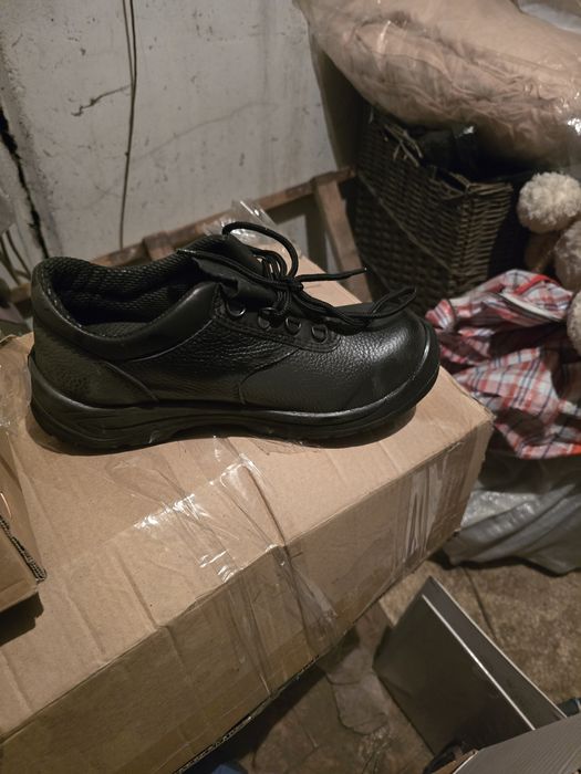 Продается спецобувь