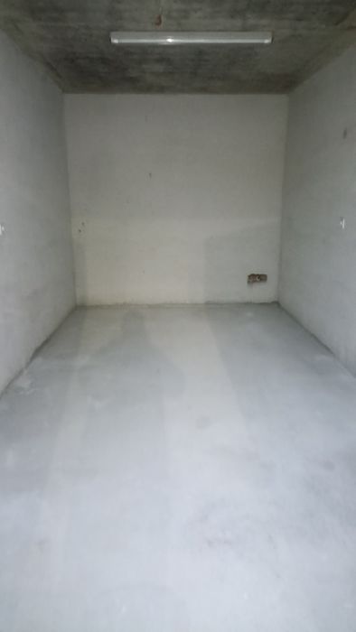 Давам гараж под наем