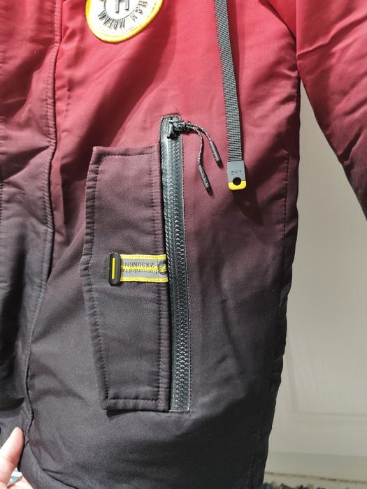 Продам куртку зимнюю на мальчика