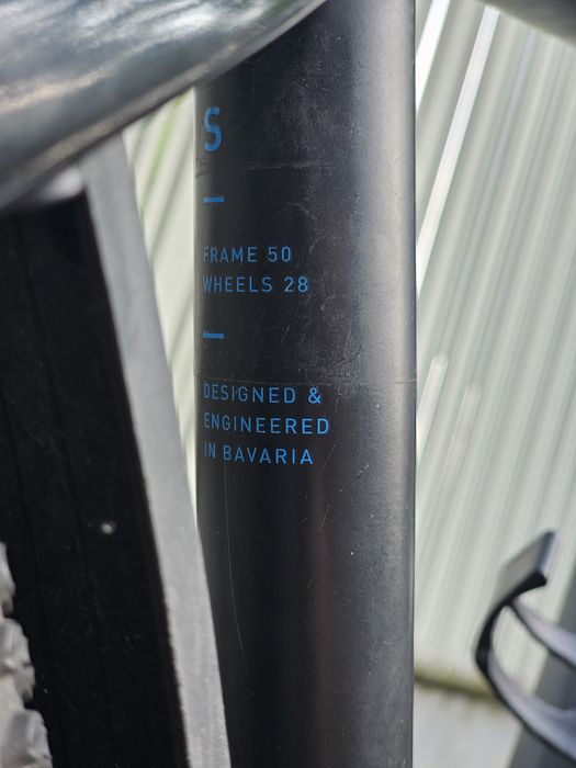 Bicicleta electrica cube trekking